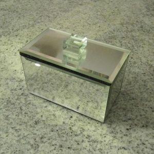 Small mirror box